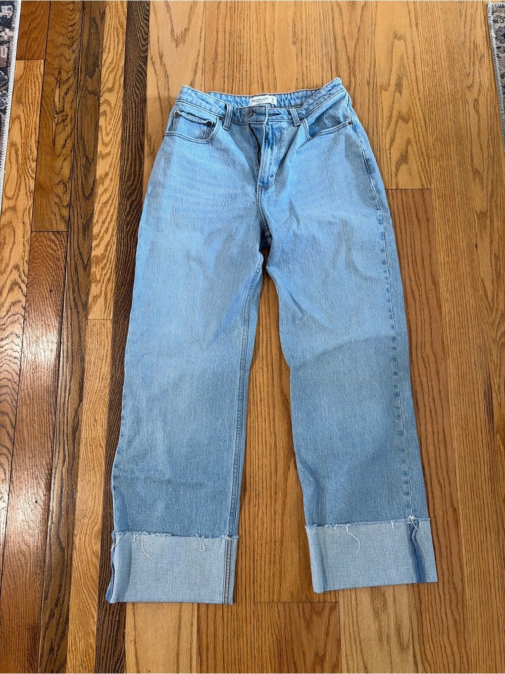 Abercrombie & Fitch Curve Love 90s Relaxed Jeans with Cuff Hem - Picture 2 of 4